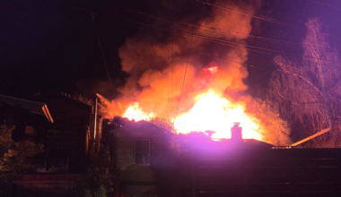 After two-alarm fire, smoke lingers in Berkeley Hills