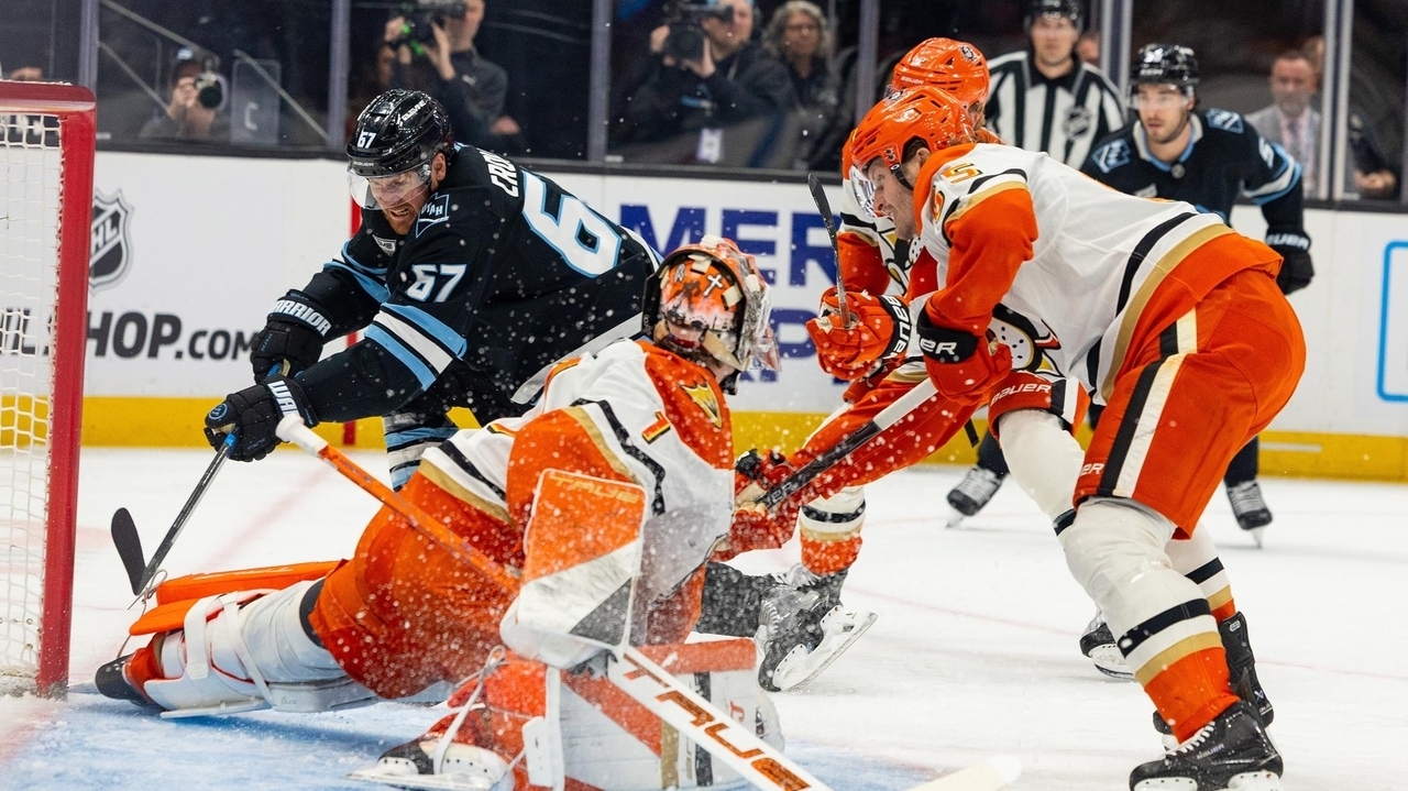 Ducks beat the Mammoth 4-1 to pad their Pacific Division lead