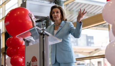 Caltrain to dedicate electric train to Pelosi to mark transit advocacy