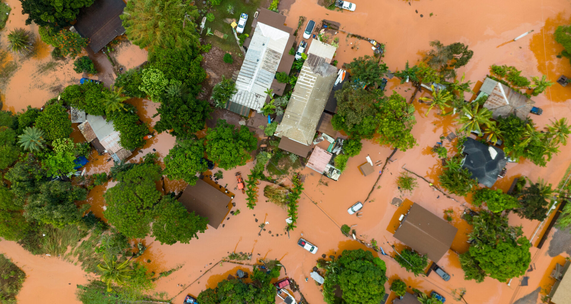 Oahu evacuations canceled as storm shifts to Maui