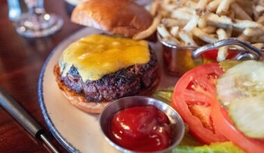 San Francisco burger spot responds to viral photo of raw meat left outside