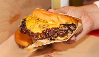 Hamburger Project in SF criticized for photo of raw beef outside