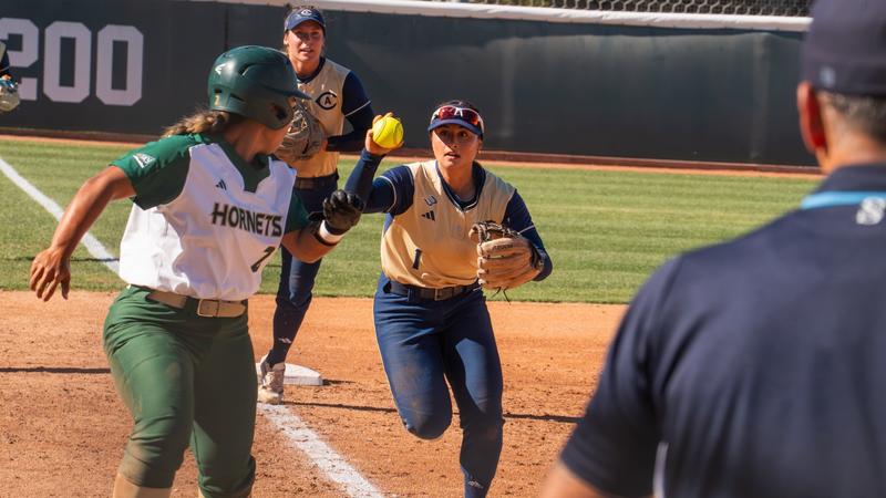 Softball Drops Game At Sacramento State