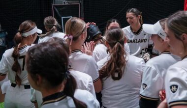 Softball Slams Four Homers in two Games; Can't Overpower WMU in Doubleheader