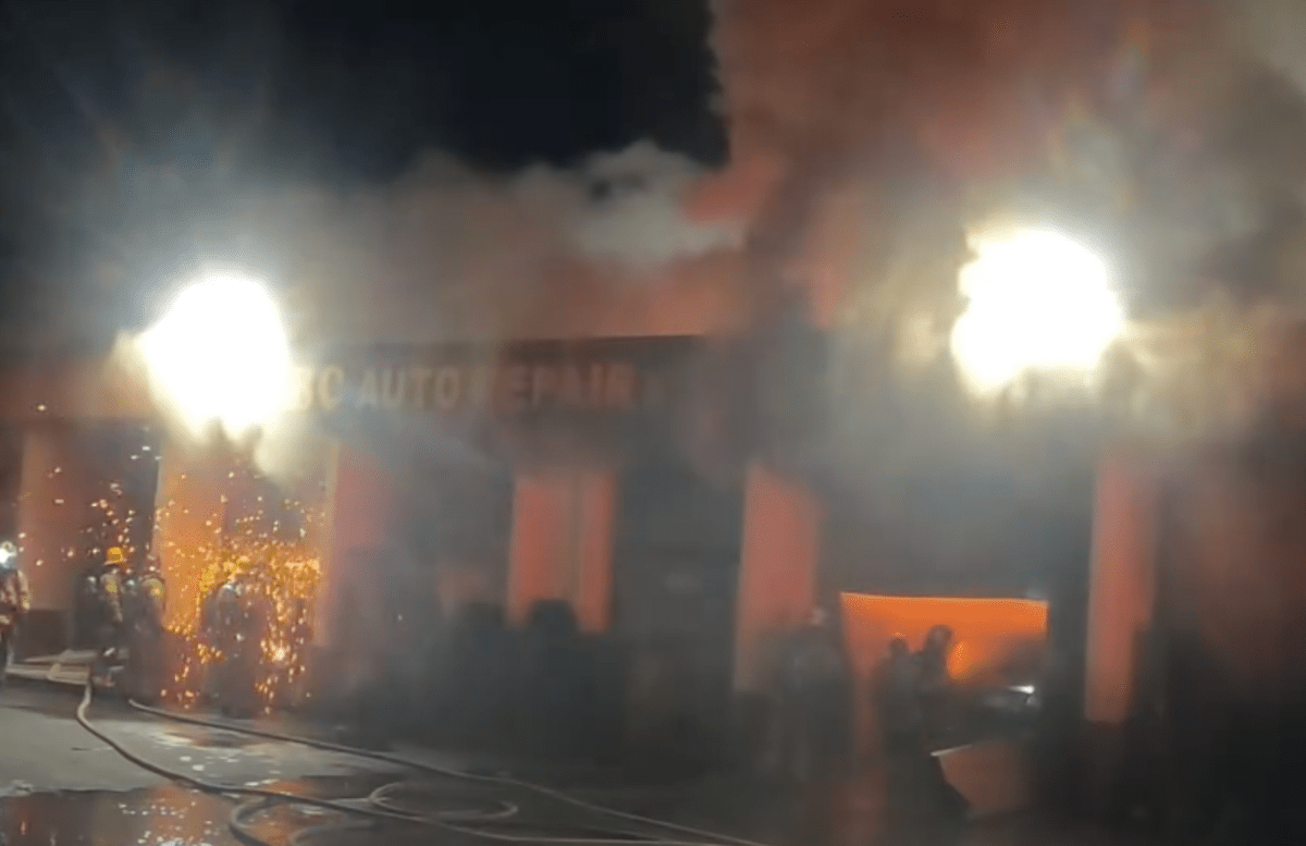 Fire in auto shop is put out – ORANGE COUNTY TRIBUNE