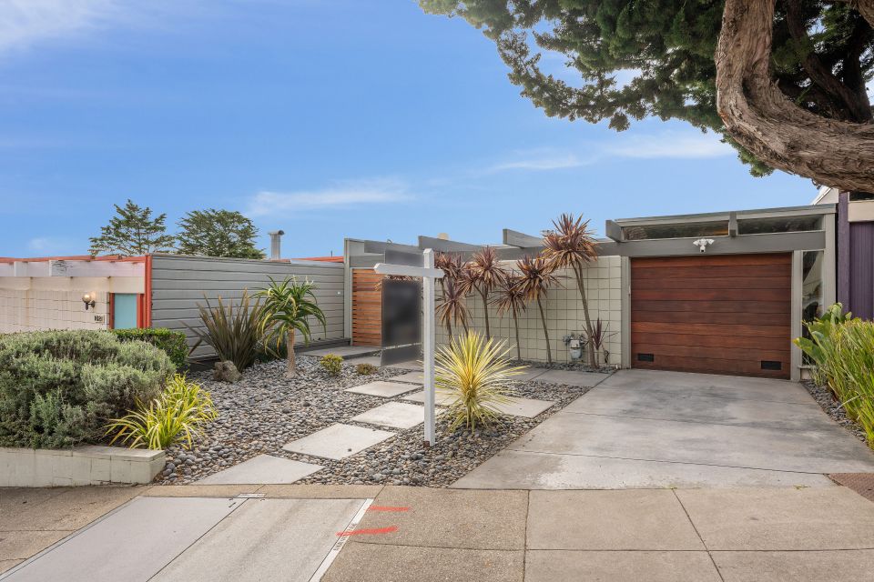 San Francisco Eichler fetches $1 million over its asking price