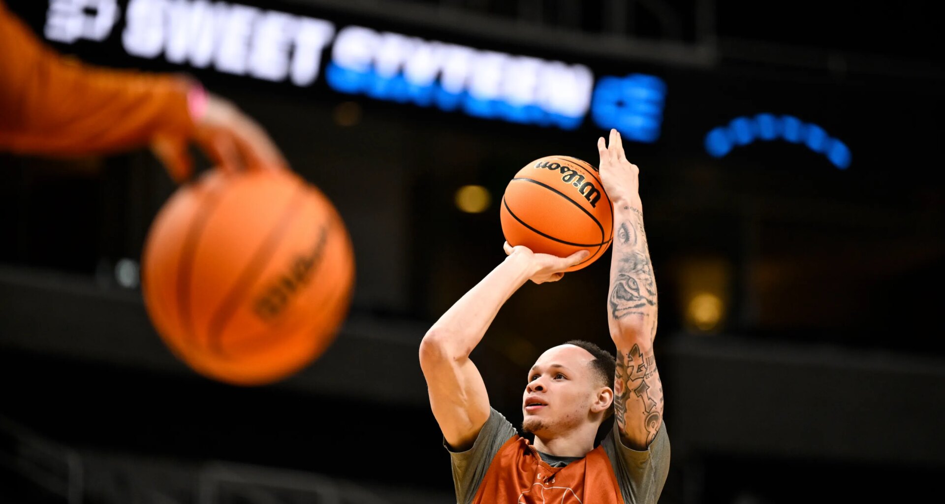 Texas preps for Sweet 16 matchup with Purdue in San Jose