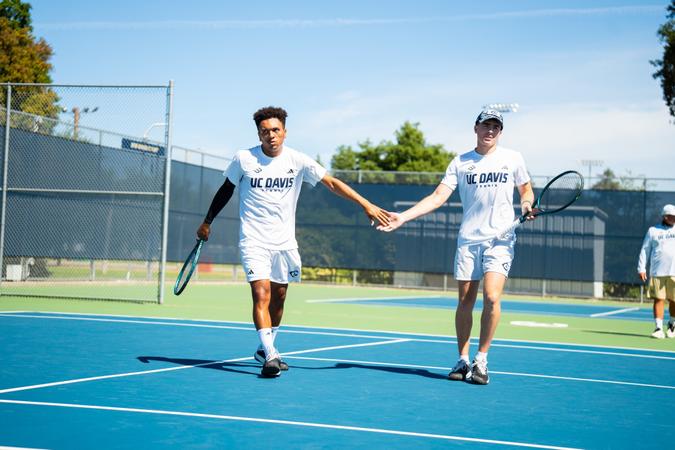 UC Davis Dominates UC San Diego With 7-0 Sweep
