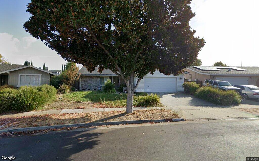 Canton Dr. 521 - Google Street View