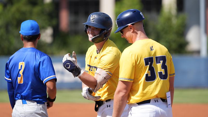 Tritons Take Series with Aggies