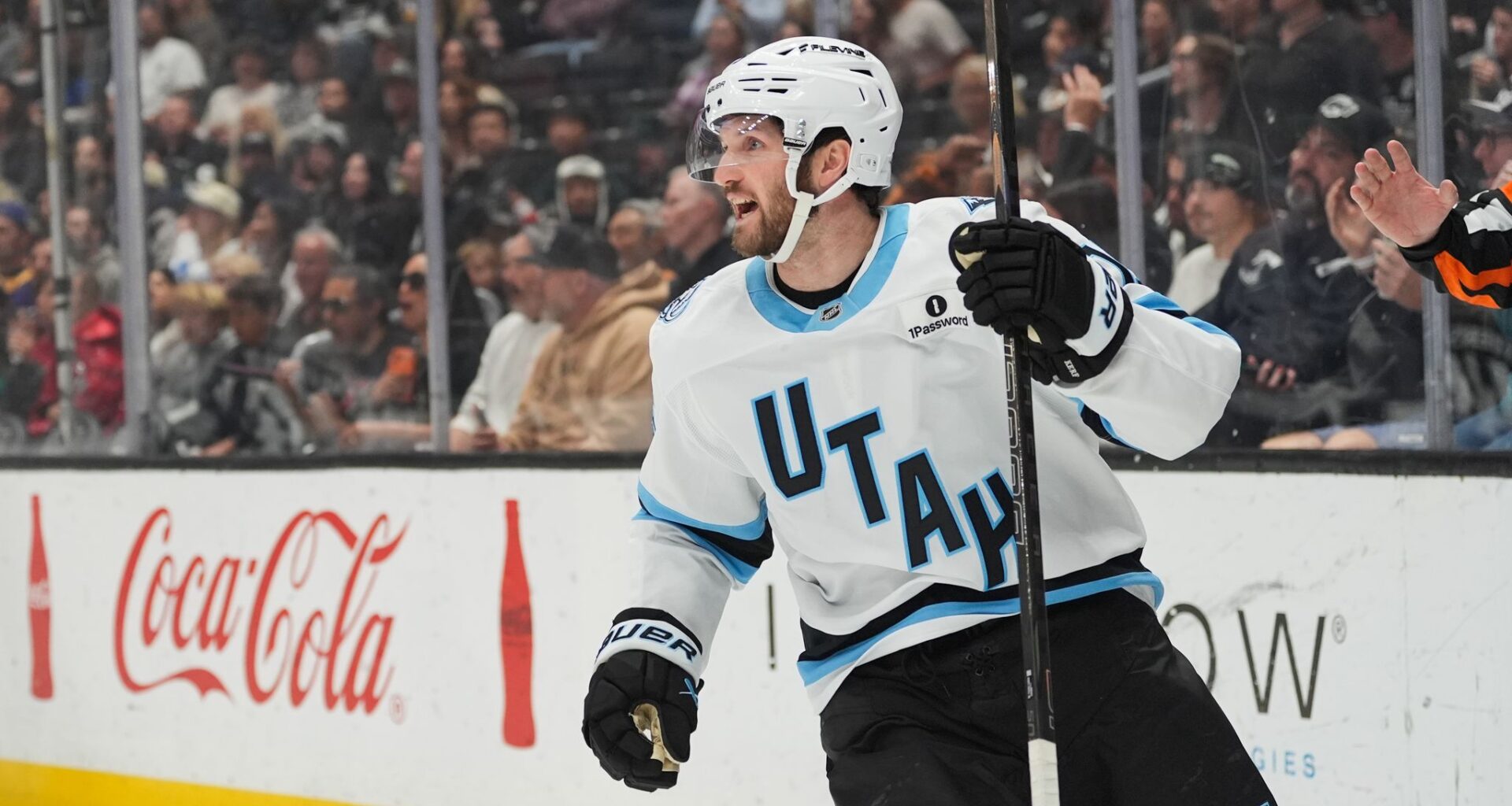 Mammoth pummel Kings 6-2 to create more separation in Western Conference wild-card race