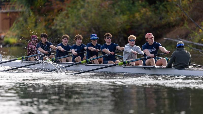 Men's Rowing Wraps Up First Day of San Diego Crew Classic