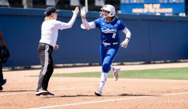 Gauchos Earn Series Win over 'Runners with 9-0 Run-Rule Victory