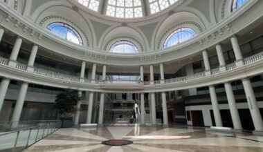Vacant San Francisco Centre mall sold to local developers