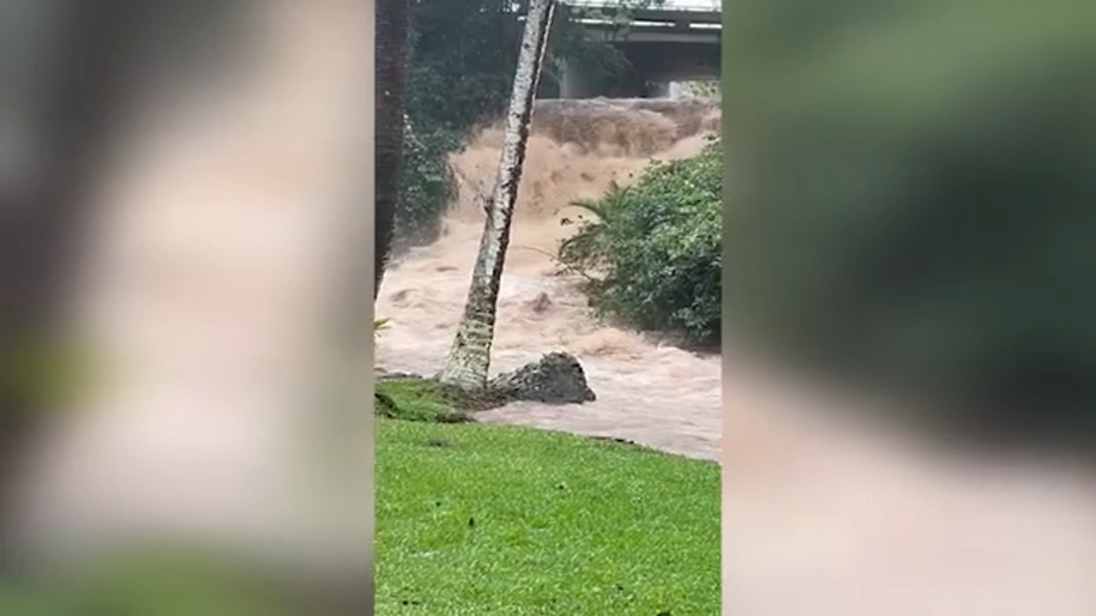 Los Angeles travelers coming back from Hawaii say rainfall, flooding is unlike anything they have experienced