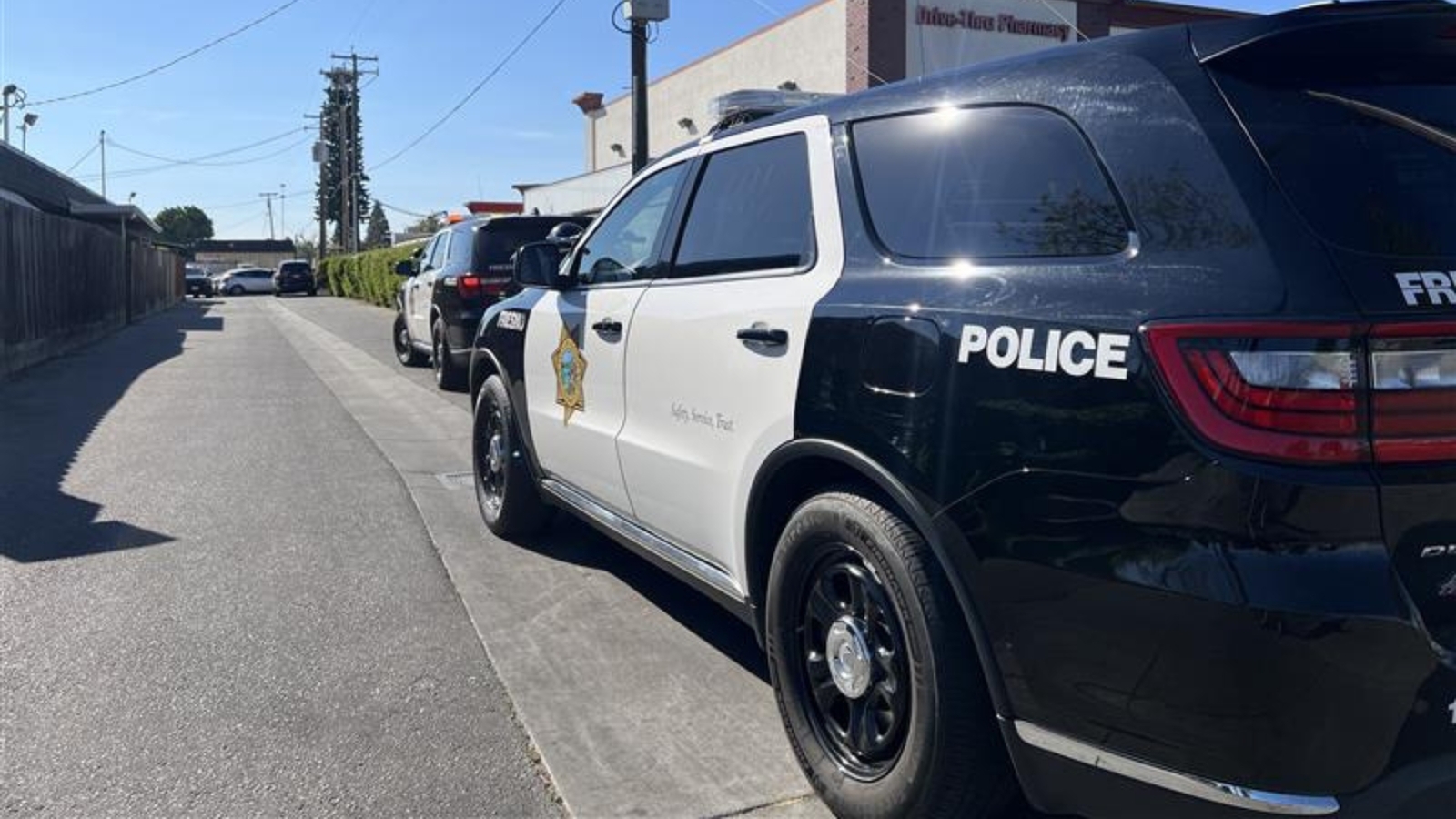 Man found with a stab wound to the chest in Central Fresno, police say