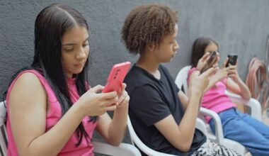 Parents react after jury says Meta, YouTube fuel social media addiction