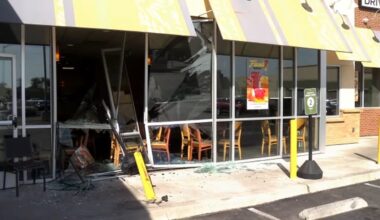 Driver Crashes Into Panera Bread In Northwest Fresno