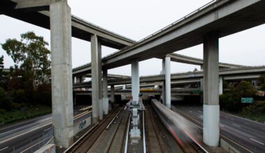 Downtown freeways are robbing Oakland of billions of dollars, report finds