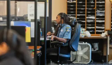 Oakland is struggling to field 911 dispatchers