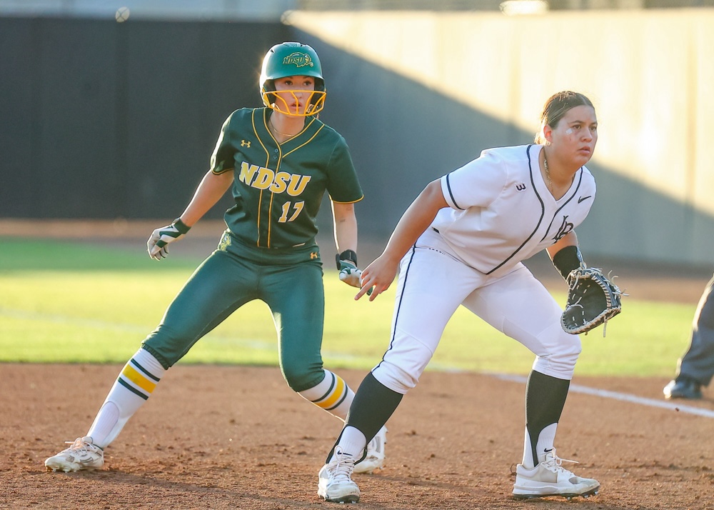2026 03 10 562 Softball LBSUVSNDSU