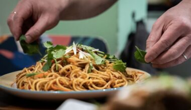 Spice Island’s Ron Lee recreates 2 favorites from the Oakland restaurant