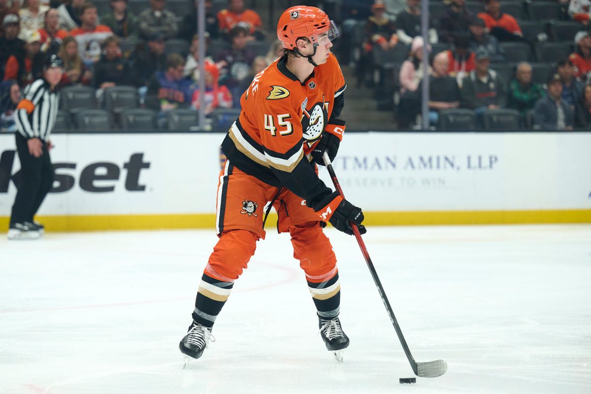 The Anaheim Ducks right wing Beckett Sennecke (45) controls the puck during an NHL game against The Colorado Avalanche, March 3rd, 2026 in Anaheim California. The Anaheim Ducks right wing Beckett Sennecke (45) controls the puck during an NHL game against The Colorado Avalanche, March 3rd, 2026 in Anaheim California.