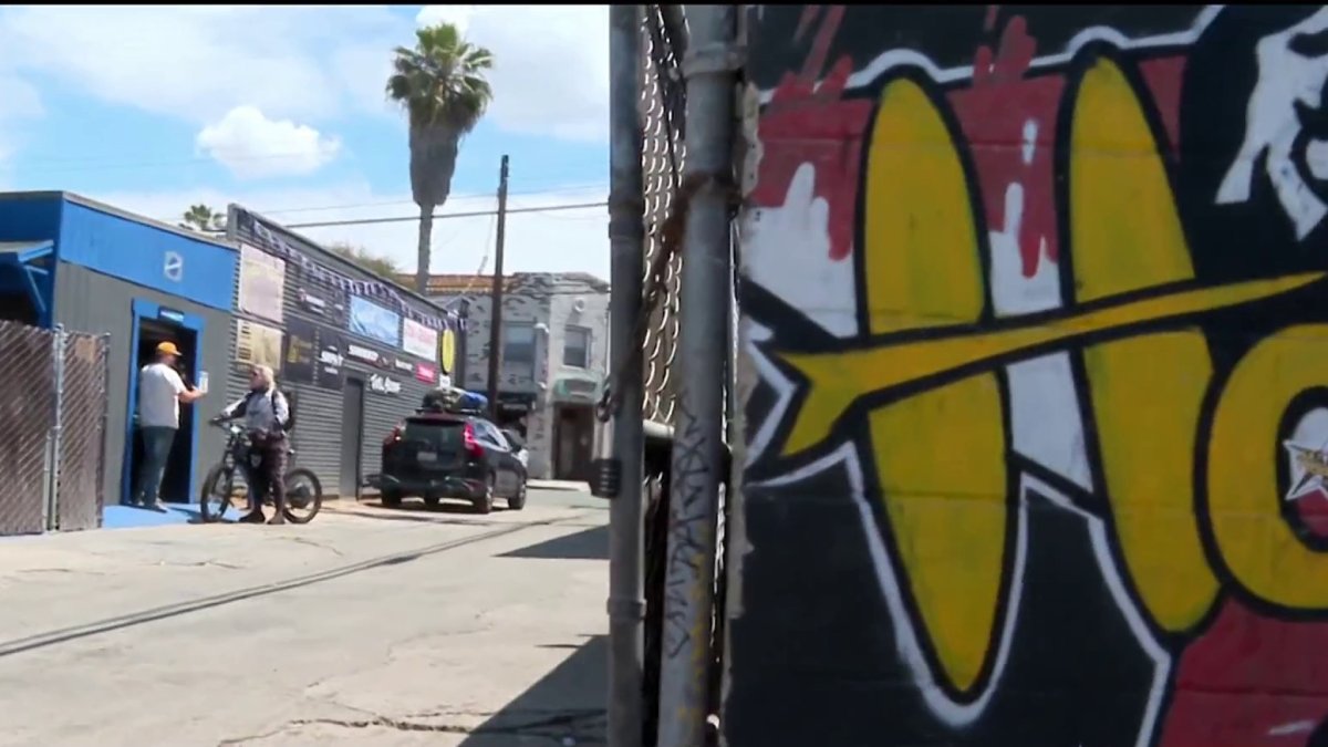 Woman who stabbed two men in OB near Hodad’s going to prison – NBC 7 San Diego