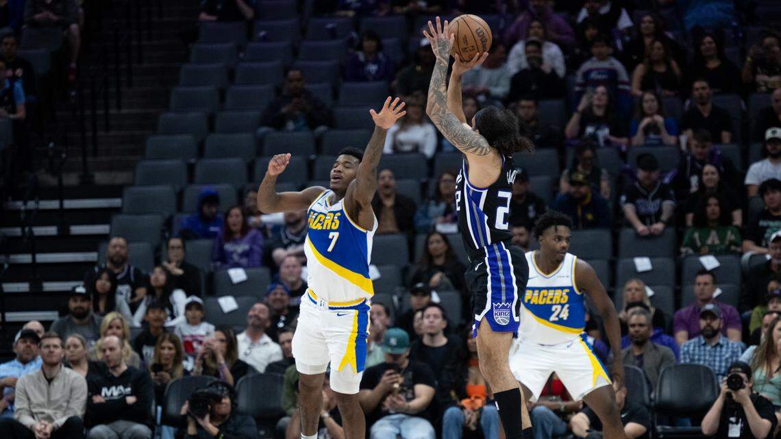 Devin Carter sparks Kings’ rally with wild fourth quarter