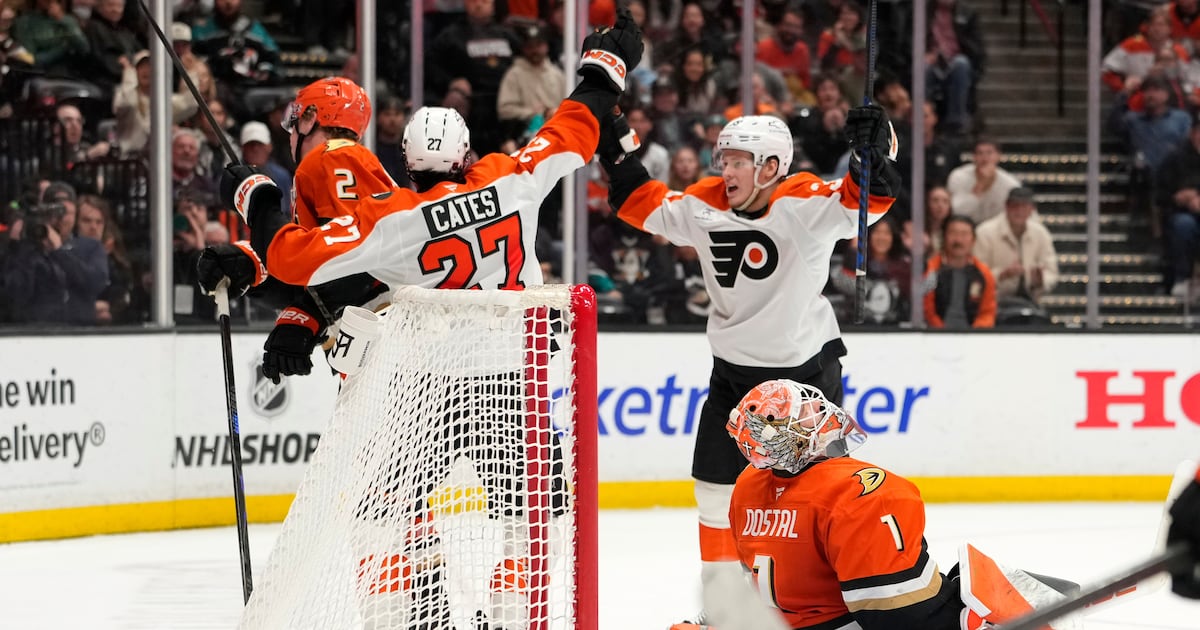 Noah Cates’ OT winner lifts the Philadelphia Flyers past the Anaheim Ducks