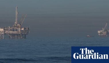 Oil flows again through controversial California pipeline after Trump order | California