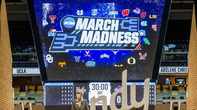  Ushers wait for fans to file into the venue before the UCLA vs. Abilene Christian NCAA men s basketball tournament game Monday, March 22, 2021 at Bankers Life Fieldhouse in Indianapolis, Indiana. Indy Hoops Feature | Tribune Photo/MICHAEL CATERINA / USA TODAY NETWORK 