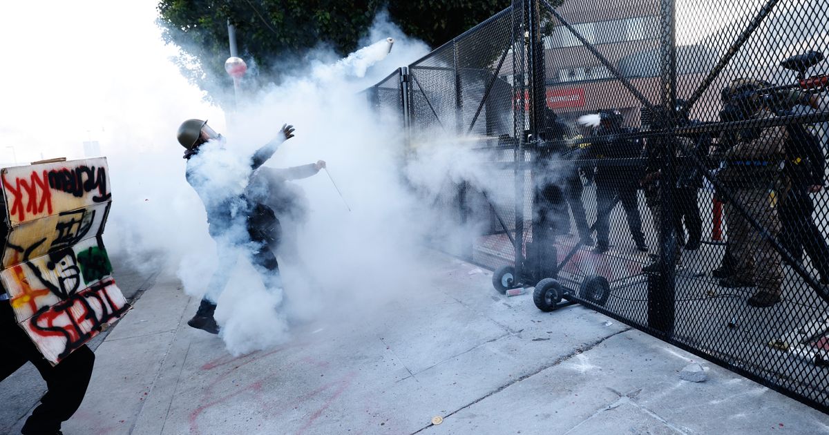 Dozens arrested for failing to disperse after 'No Kings' rally in Los Angeles :: WRAL.com