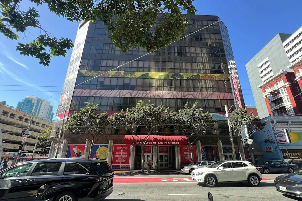 City College's downtown campus at Fourth and Mission. (Amanda Bartlett/SFGATE)