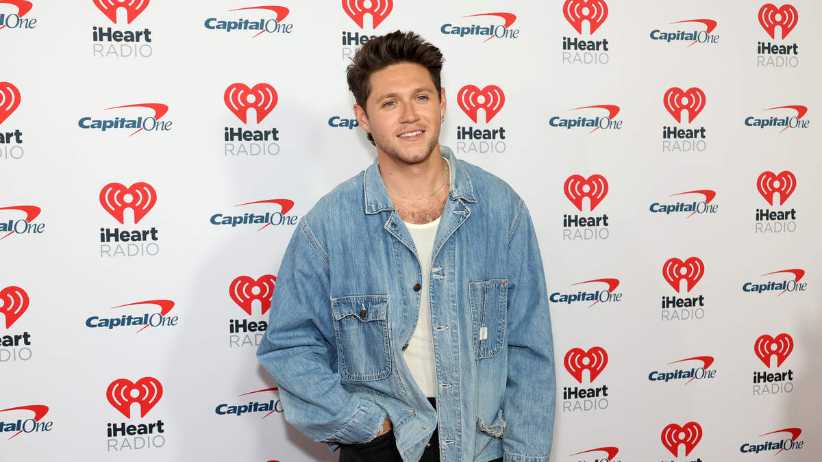 You're Dinner Tab Might Be Paid For By This Major Pop Star! | 102.7 KIIS-FM