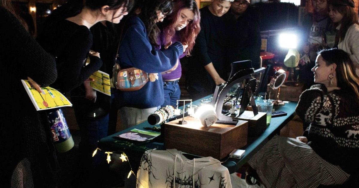 Art walk event unites illustrators and artisans behind three Fullerton walls | Lifestyle