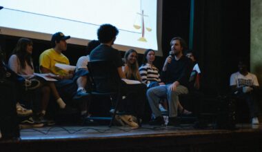 Comedian Dax sets UC Berkeley a ‘Flame’ with comedy, debate | Comedy