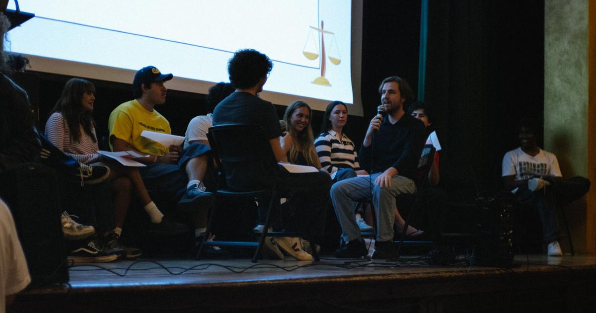 Comedian Dax sets UC Berkeley a ‘Flame’ with comedy, debate | Comedy