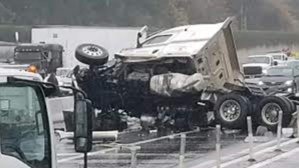 Two Dead After Jeep Goes Off Bridge, Lands In Water In Chula Vista | STAR 94.1