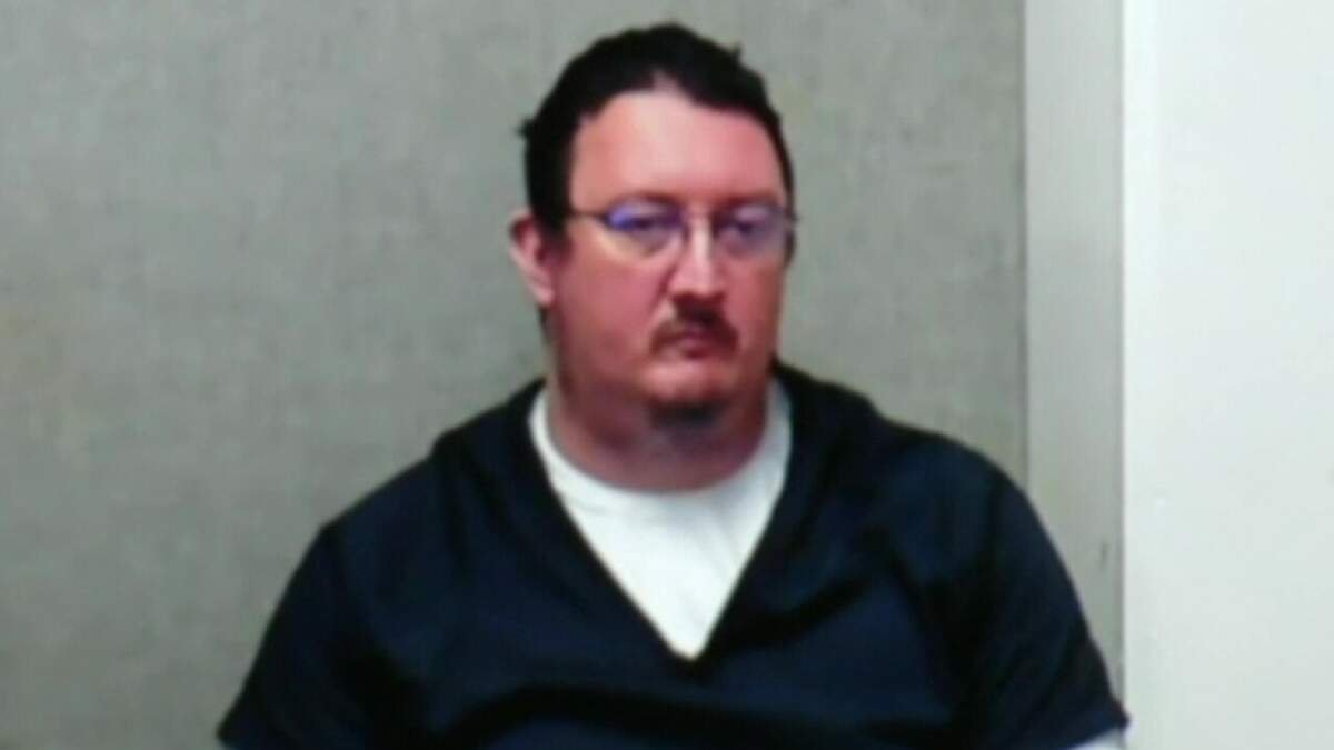 Rancho Bernardo Father Gets Probation After Weapons Bust | STAR 94.1