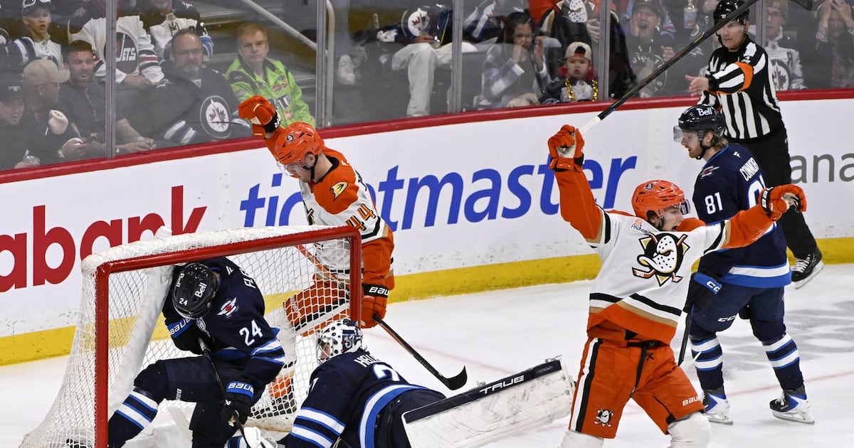 Ducks continue determined push for playoffs with solid 3-1 win over Jets