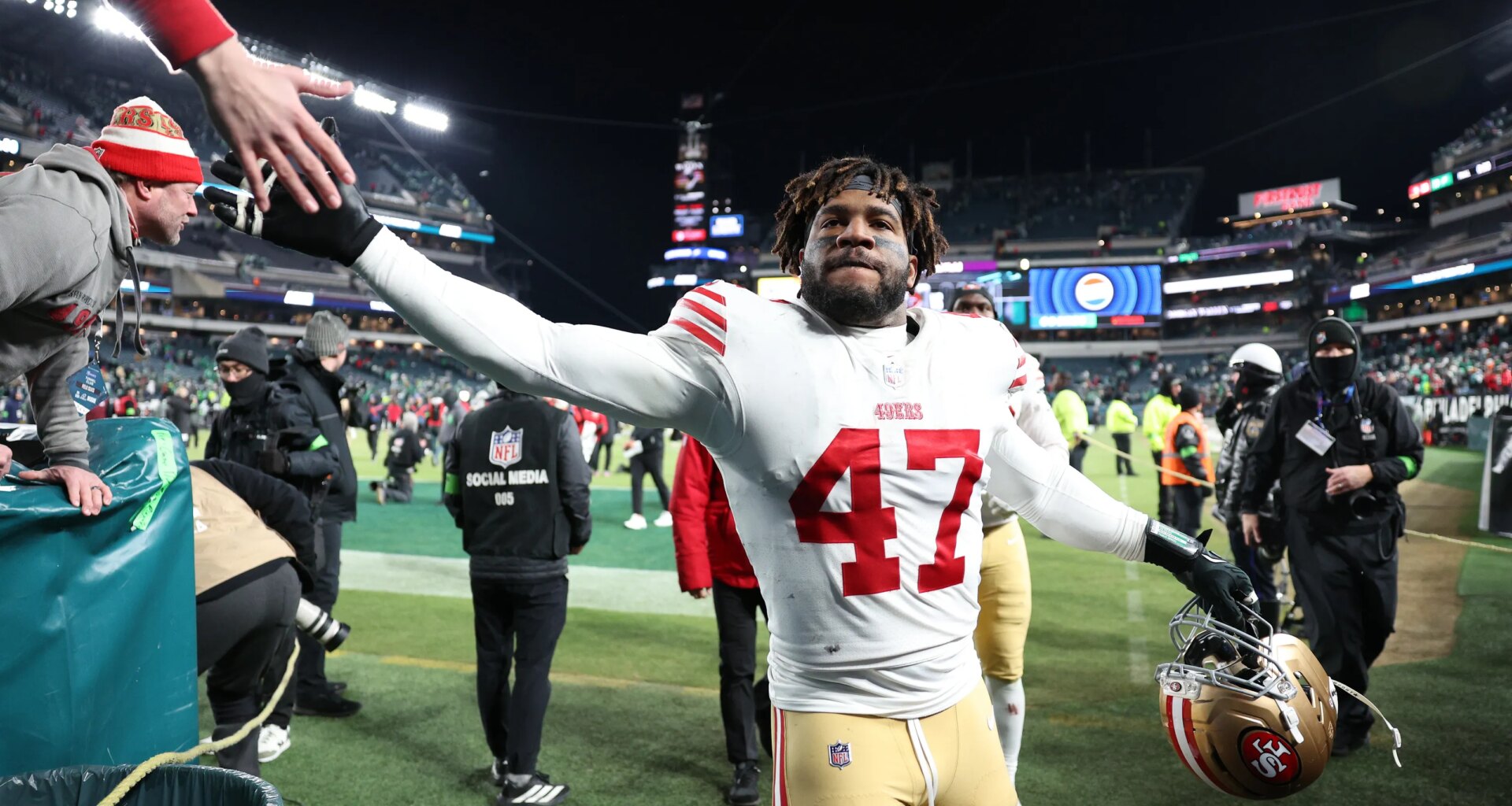 49ers' Bryce Huff shockingly announces retirement from the NFL
