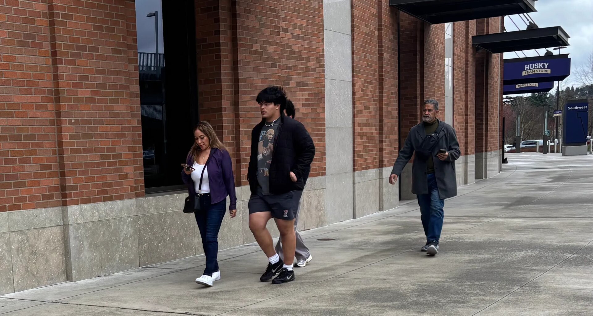 Washington Huskies heavily favored to land four-star California DT