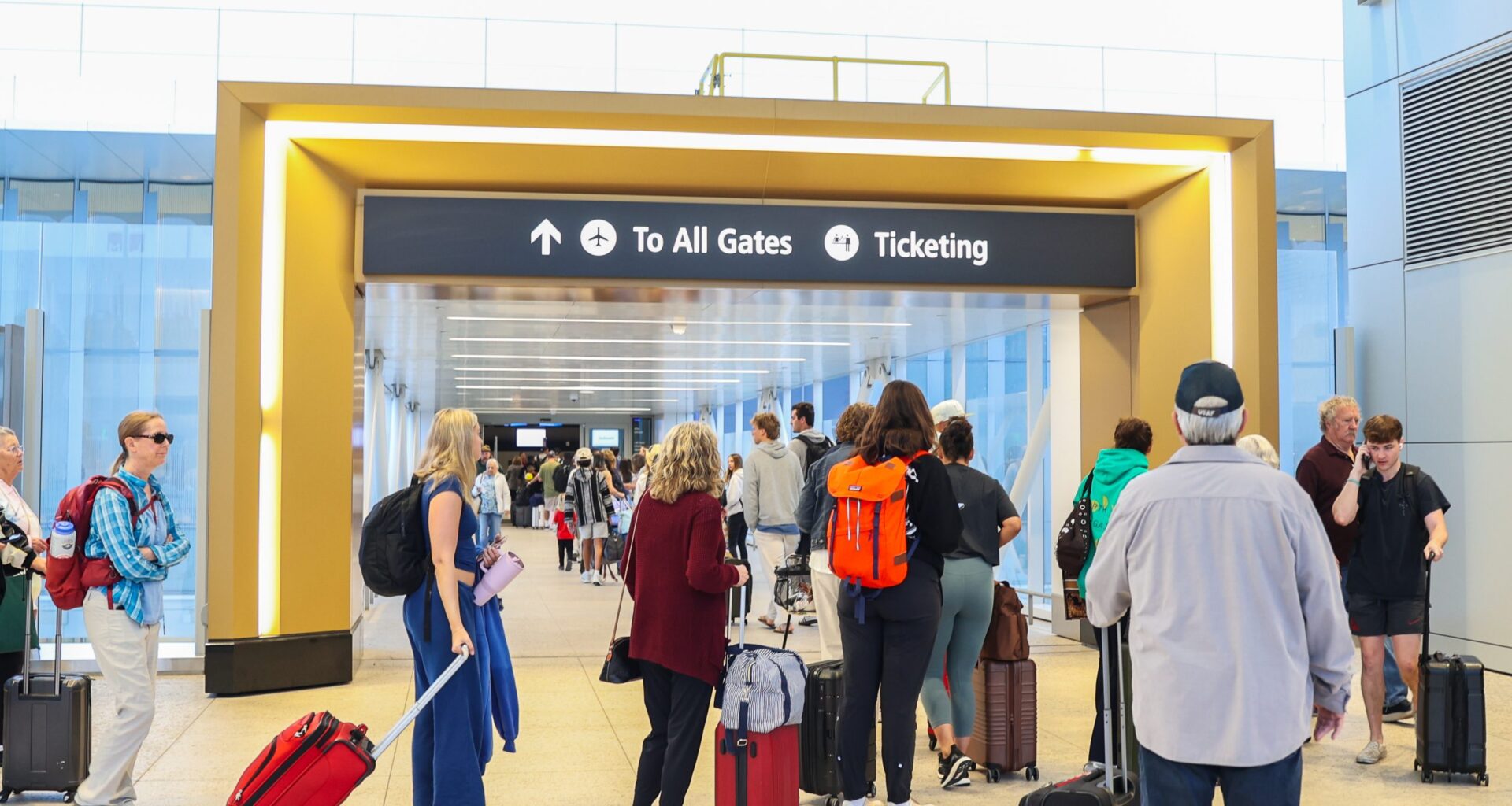 ICE not deployed at San Diego Airport, but major delays continue