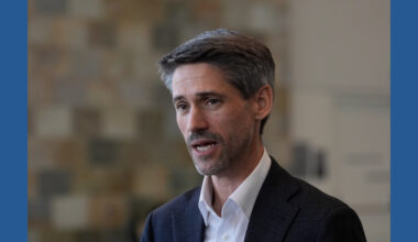 Top California Democrat flops with call for candidates to exit governor's race