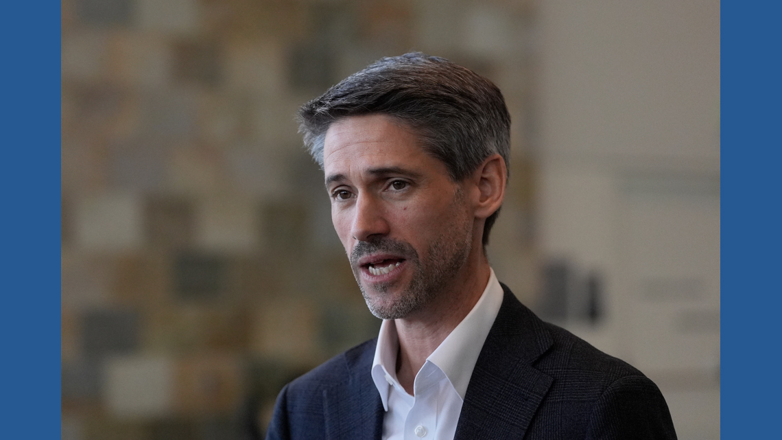 Top California Democrat flops with call for candidates to exit governor's race