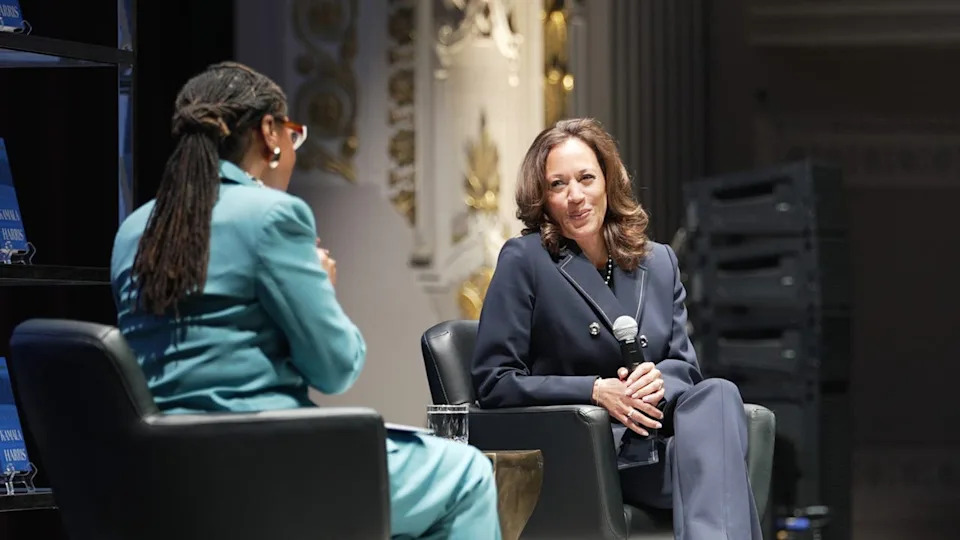 <div>Rep. Lateefah Simon with Kamala Harris at the former vice president's book tour at Oakland's Henry J. Kaiser Center for the Arts. March 3, 2026.</div>