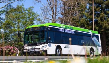 Alameda Post - an AC Transit bus