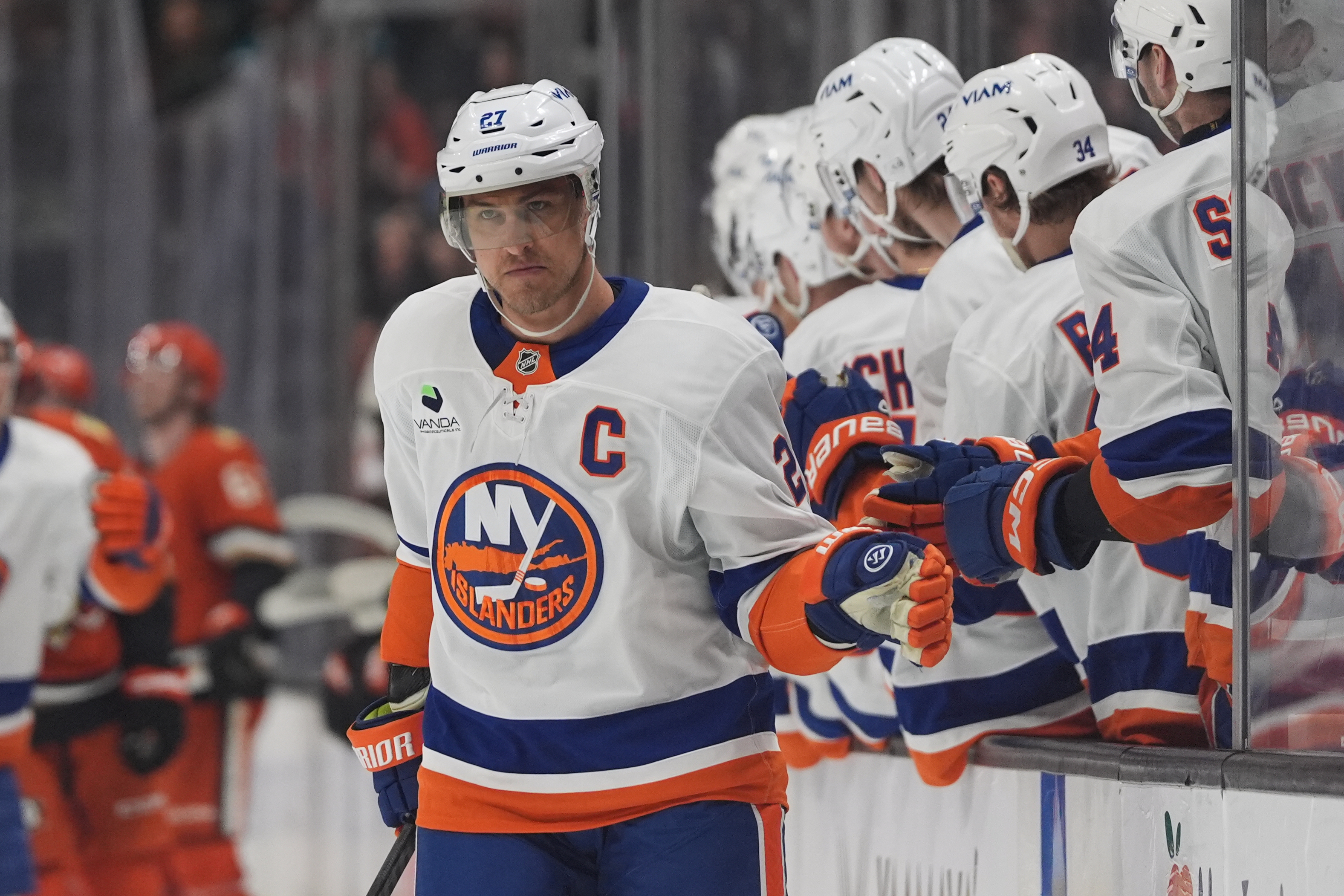 New York Islanders left wing Anders Lee celebrates his goal...
