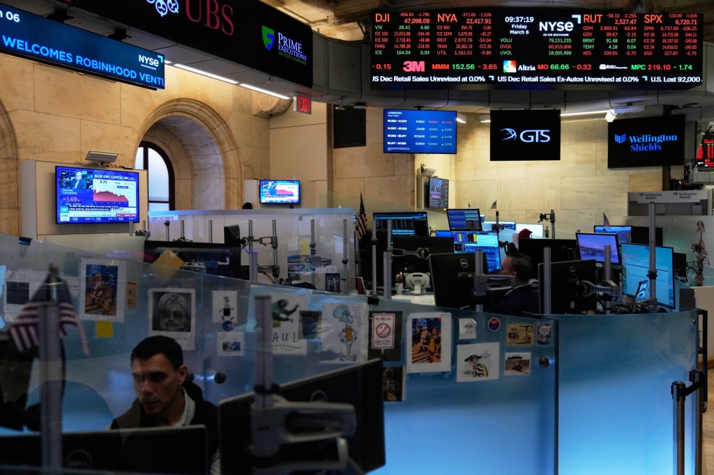 US stocks remain calm even as oil prices get back to climbing
